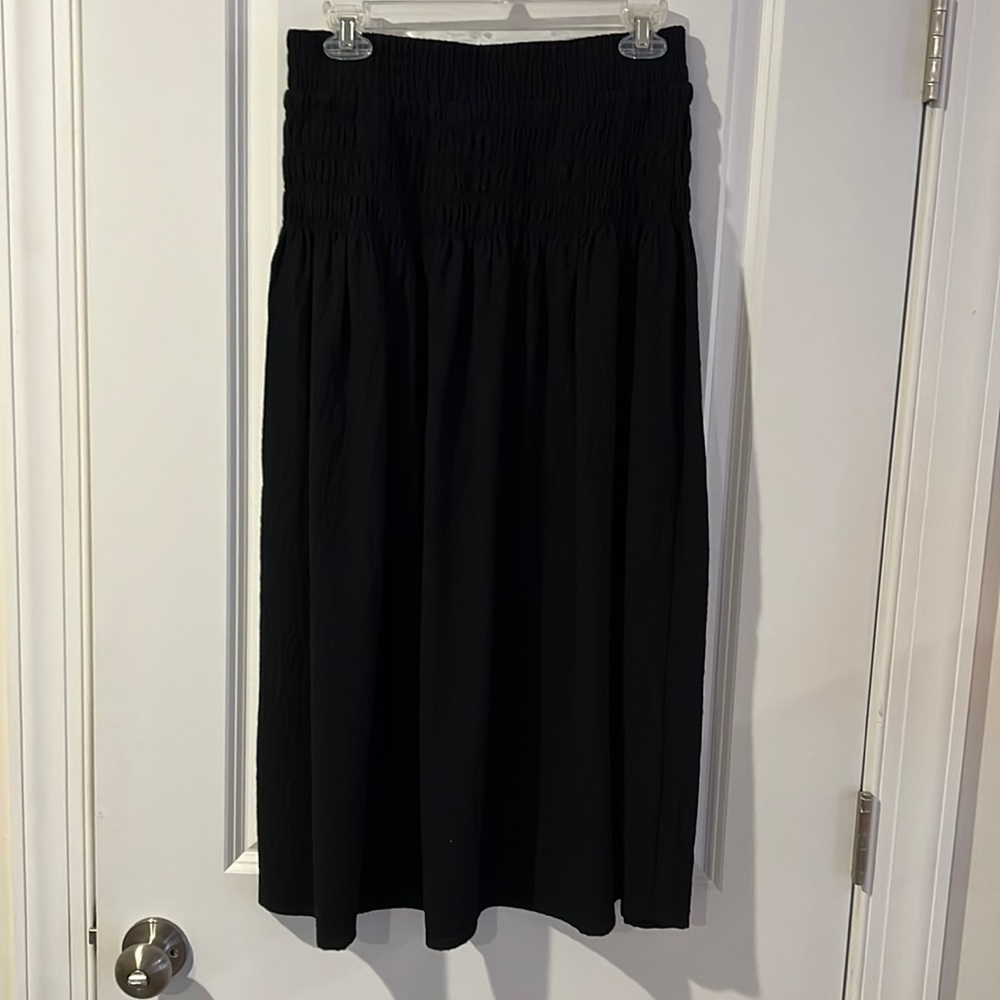 NWOT Black skirt